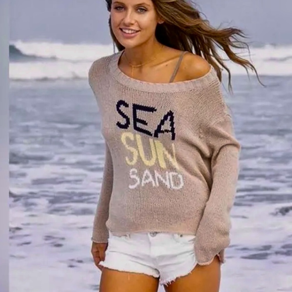 Wooden Ships SEA SUN SAND CREW  in M/L in Sand ☀️ SOLD OUT ❤️ON HOLD❤️